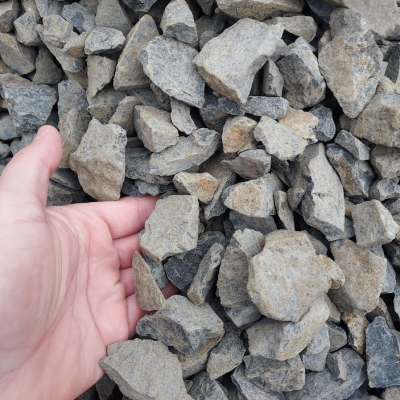 Přírodní kamenivo 16-32, 800 Kč (+ DPH)